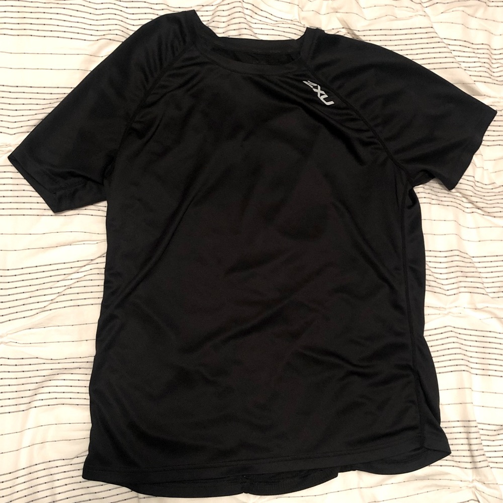 Men’s 2xu Black Tech Short Sleeved Shirt